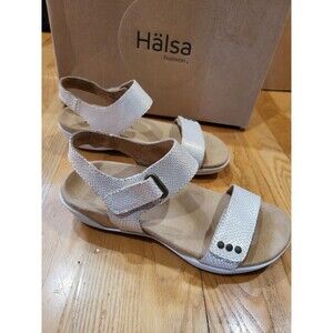 Halsa Footwear Women's Flat Dominica Leather Sandals Size 6 M, Gold